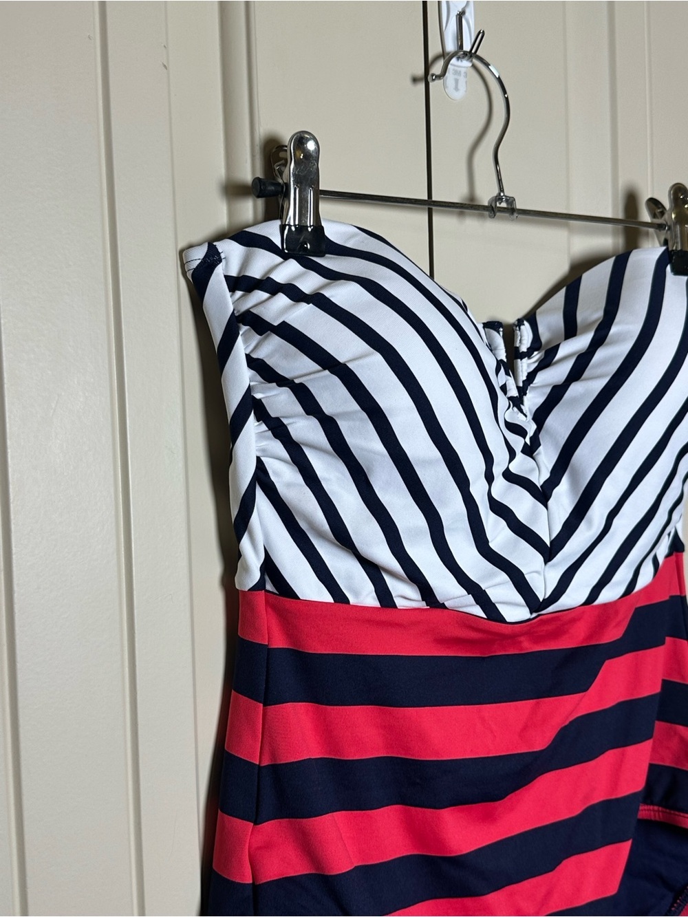 Tommy Bahama Channel Surfing Strapless One-Piece Swimsuit Size 8 Coral Red, Navy - Picture 6 of 16